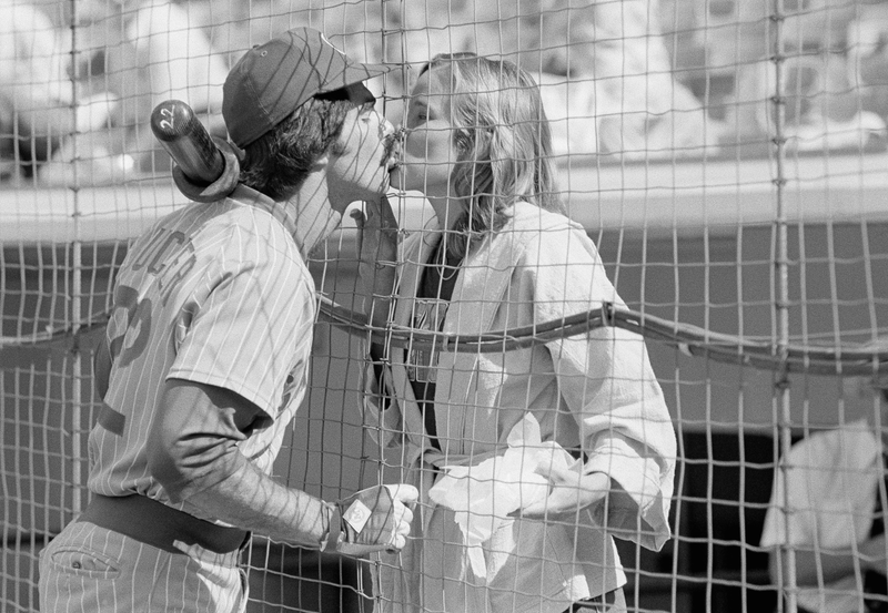 Buckner smooches a friend before a game in 1979. Photo credit: AP